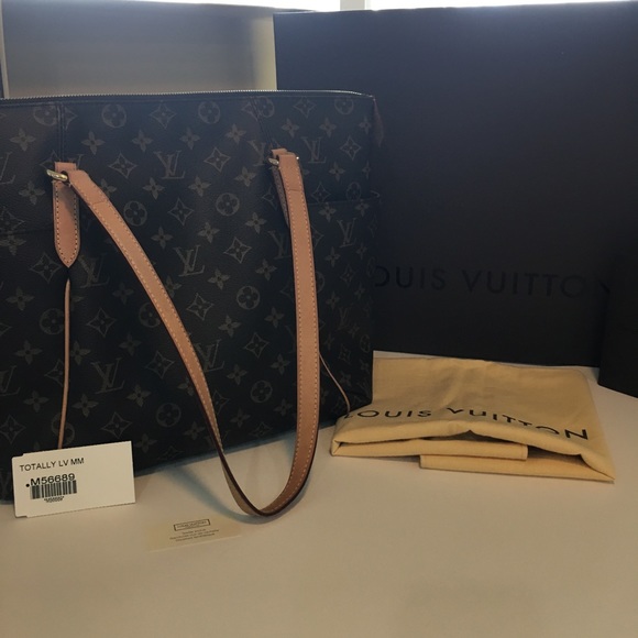 Louis Vuitton Monogram Totally MM - Picture 12 of 15